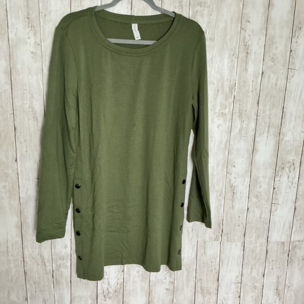 Ideology Green Long Sleeve Top with Button Accents